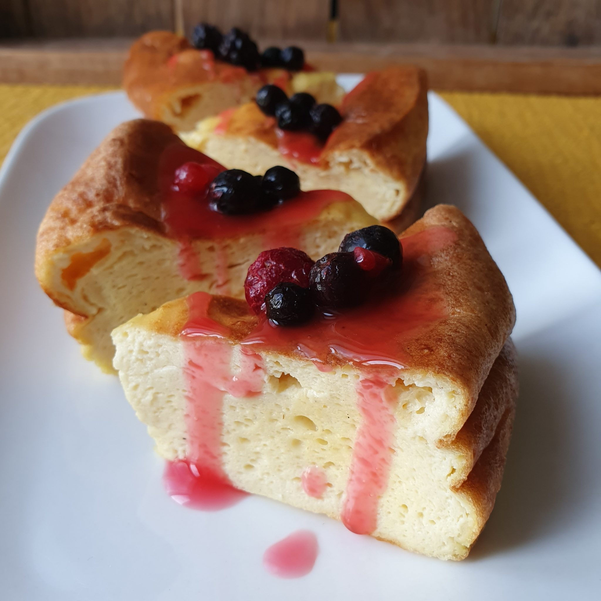 Purée de framboise. Recette de dessert avec 3 ingrédients 